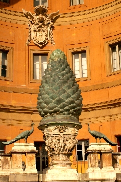 Pinie im Cortile della Pigna, Vatikan. Museen